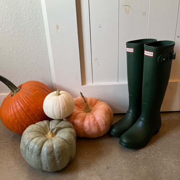 🌲HUNTER brand-womens size 8 tall rain boots🌲 - Picture 2 of 9